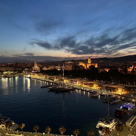 Luxury Beach/Port Apartment มาลากา ภายนอก รูปภาพ